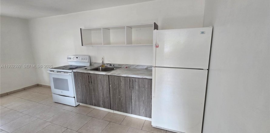 Casa en Miami, Florida 1 dormitorio, 110.55 m2 № 1992163