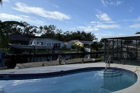 House in Saint Petersburg, Florida 3 bedrooms, 124.3 sq.m. № 1519848 - photo 6
