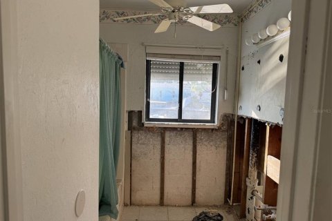 House in Saint Petersburg, Florida 3 bedrooms, 124.3 sq.m. № 1519848 - photo 16
