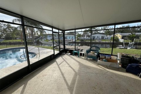 House in Saint Petersburg, Florida 3 bedrooms, 124.3 sq.m. № 1519848 - photo 21