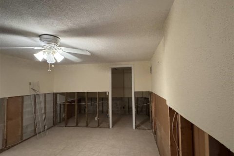 House in Saint Petersburg, Florida 3 bedrooms, 124.3 sq.m. № 1519848 - photo 20