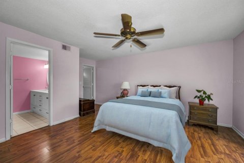 Condo in Palm Harbor, Florida, 2 bedrooms № 2151889 - photo 16