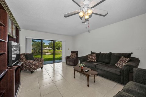 Condo in Palm Harbor, Florida, 2 bedrooms № 2151889 - photo 4