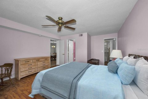 Condo in Palm Harbor, Florida, 2 bedrooms № 2151889 - photo 15