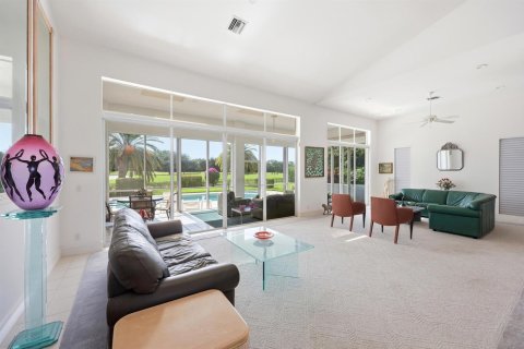House in Jupiter, Florida 3 bedrooms, 273.88 sq.m. № 2192893 - photo 12