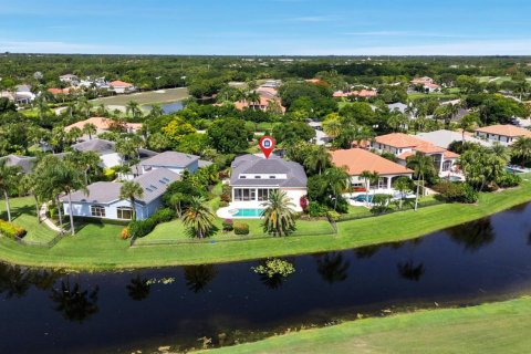 House in Jupiter, Florida 3 bedrooms, 273.88 sq.m. № 2192893 - photo 2
