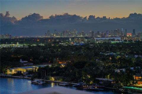 Снять в аренду кондоминиум в Майами-Бич, Флорида 1 спальня, 86.12м2, № 1956338 - фото 23