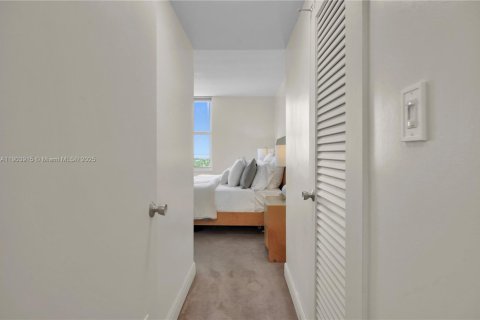 Снять в аренду кондоминиум в Майами-Бич, Флорида 1 спальня, 86.12м2, № 1956338 - фото 12