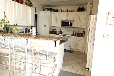 Снять в аренду виллу или дом в Дорал, Флорида 3 спальни, 195.47м2, № 2045522 - фото 8