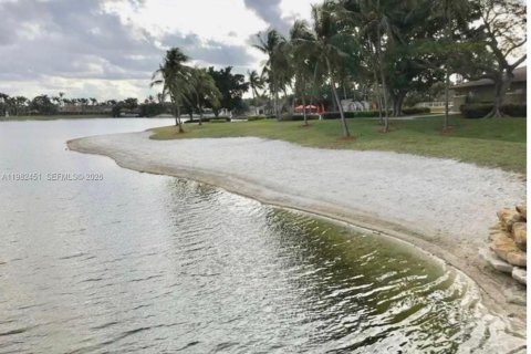 Снять в аренду виллу или дом в Дорал, Флорида 3 спальни, 195.47м2, № 2045522 - фото 13