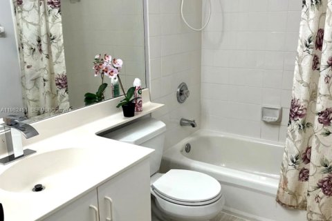 Снять в аренду виллу или дом в Дорал, Флорида 3 спальни, 195.47м2, № 2045522 - фото 11