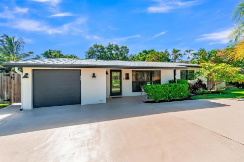 House in Deerfield Beach, Florida 2 bedrooms, 111.48 sq.m. № 2084047 - photo 6