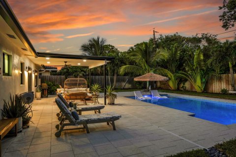 House in Deerfield Beach, Florida 2 bedrooms, 111.48 sq.m. № 2084047 - photo 2