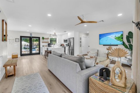 House in Deerfield Beach, Florida 2 bedrooms, 111.48 sq.m. № 2084047 - photo 8