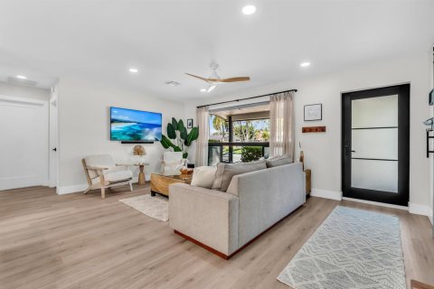 House in Deerfield Beach, Florida 2 bedrooms, 111.48 sq.m. № 2084047 - photo 11
