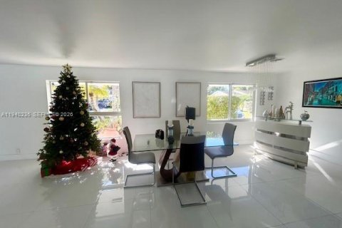 Villa ou maison à louer à Miami, Floride: 3 chambres, 162.21 m2 № 1997216 - photo 19