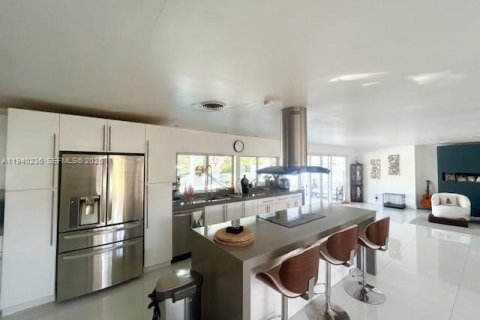 Villa ou maison à louer à Miami, Floride: 3 chambres, 162.21 m2 № 1997216 - photo 3