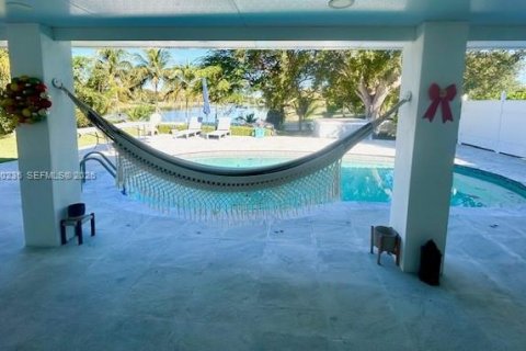 Villa ou maison à louer à Miami, Floride: 3 chambres, 162.21 m2 № 1997216 - photo 2