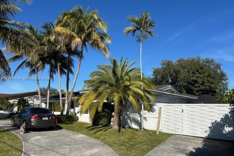 Villa ou maison à louer à Miami, Floride: 3 chambres, 162.21 m2 № 1997216 - photo 16