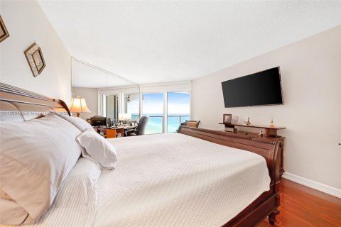 Condo in Sunny Isles Beach, Florida, 2 bedrooms  № 2027405 - photo 6