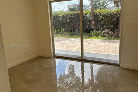 Apartment in Deerfield Beach, Florida 1 bedroom, 66.89 sq.m. № 1956885 - photo 5