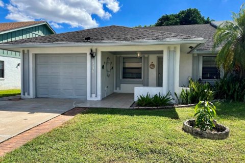 House in Wellington, Florida 3 bedrooms, 139.45 sq.m. № 2189807