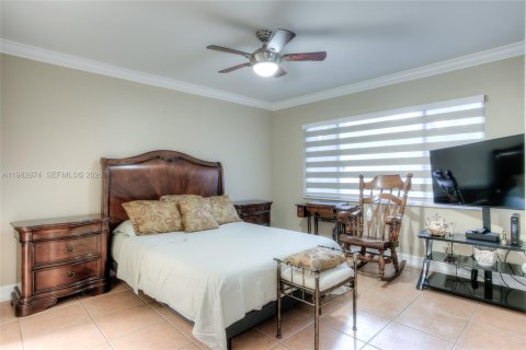 Copropriété à vendre à Pembroke Pines, Floride: 1 chambre, 98.1 m2 № 2049287 - photo 13