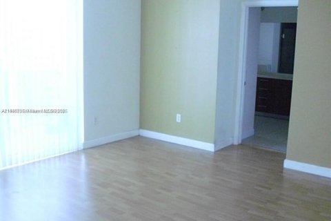 Condominio en alquiler en Hallandale Beach, Florida, 2 dormitorios, 123.56 m2 № 1846277 - foto 26
