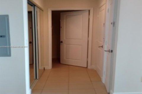 Condominio en alquiler en Hallandale Beach, Florida, 2 dormitorios, 123.56 m2 № 1846277 - foto 20