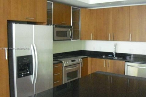 Condominio en alquiler en Hallandale Beach, Florida, 2 dormitorios, 123.56 m2 № 1846277 - foto 11