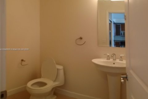 Condominio en alquiler en Hallandale Beach, Florida, 2 dormitorios, 123.56 m2 № 1846277 - foto 21