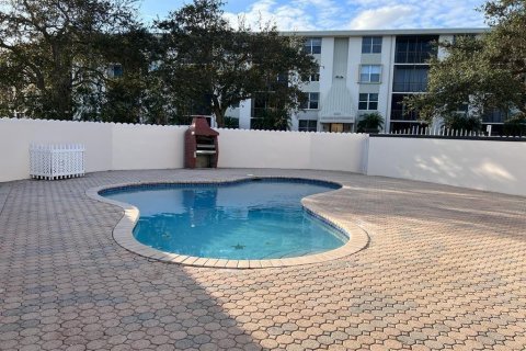 Снять в аренду виллу или дом в Форт-Лодердейл, Флорида 1 комната, 137.5м2, № 1223570 - фото 1