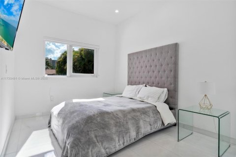 Casa en venta en Sunny Isles Beach, Florida, 4 dormitorios, 277.87 m2 № 1938409 - foto 20