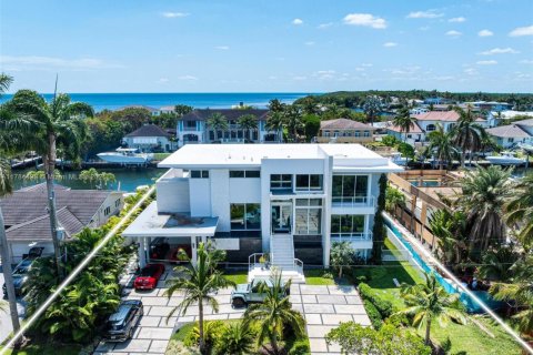 Villa ou maison à Coral Gables, Floride 6 chambres, 632.66 m2 № 2193865