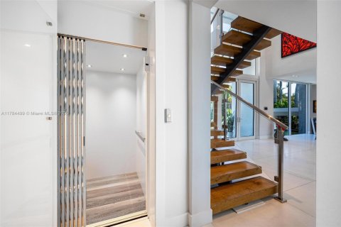 Villa ou maison à vendre à Coral Gables, Floride: 6 chambres, 632.66 m2 № 2193865 - photo 13