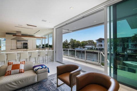 Villa ou maison à vendre à Coral Gables, Floride: 6 chambres, 632.66 m2 № 2193865 - photo 9