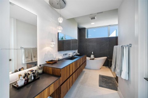 Villa ou maison à vendre à Coral Gables, Floride: 6 chambres, 632.66 m2 № 2193865 - photo 30