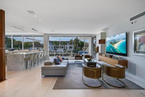Villa ou maison à vendre à Coral Gables, Floride: 6 chambres, 632.66 m2 № 2193865 - photo 6
