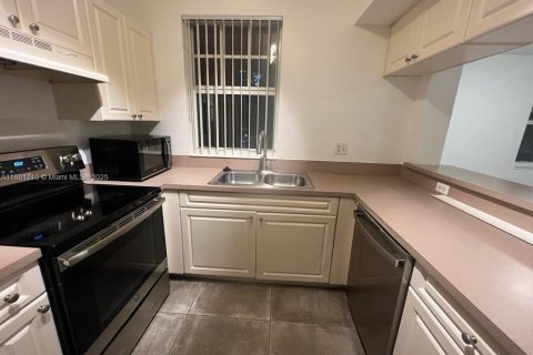 Снять в аренду кондоминиум в Корал-Спрингс, Флорида 1 спальня, 66.52м2, № 1924694 - фото 27