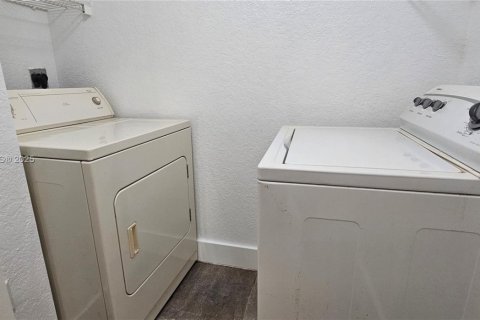 Снять в аренду кондоминиум в Корал-Спрингс, Флорида 1 спальня, 66.52м2, № 1924694 - фото 12