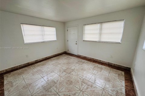 Снять в аренду виллу или дом в Опа-Локка, Флорида 3 спальни, 96.99м2, № 2004421 - фото 4