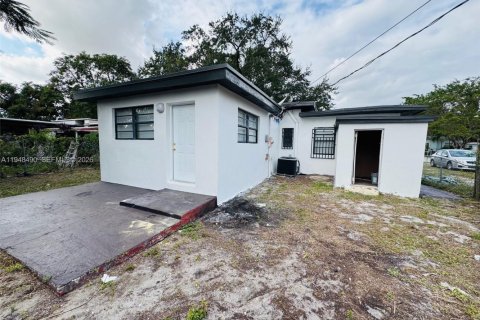 Снять в аренду виллу или дом в Опа-Локка, Флорида 3 спальни, 96.99м2, № 2004421 - фото 9