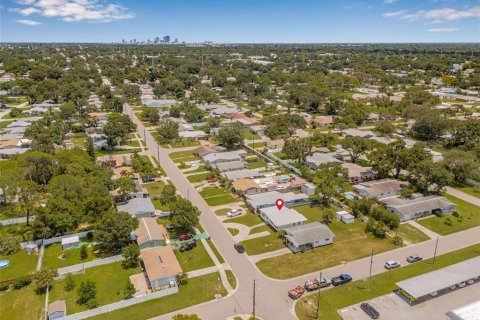 House in Saint Petersburg, Florida 2 bedrooms, 107.77 sq.m. № 1866609 - photo 20
