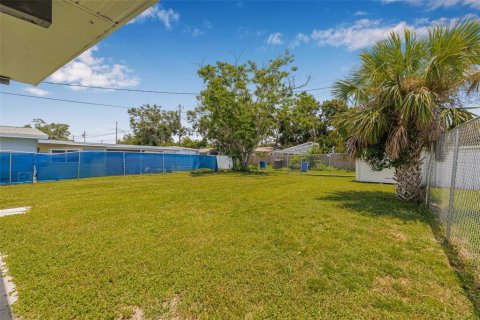 House in Saint Petersburg, Florida 2 bedrooms, 107.77 sq.m. № 1866609 - photo 17