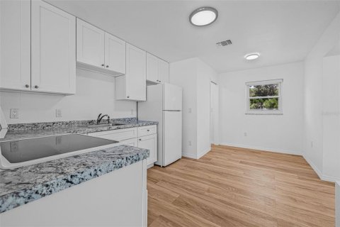 House in Saint Petersburg, Florida 2 bedrooms, 107.77 sq.m. № 1866609 - photo 11