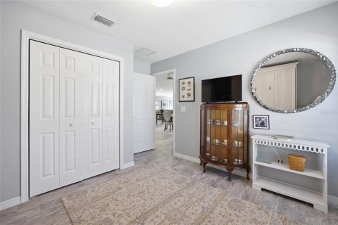 House in Lady Lake, Florida 3 bedrooms, 241.36 sq.m. № 2112961 - photo 12