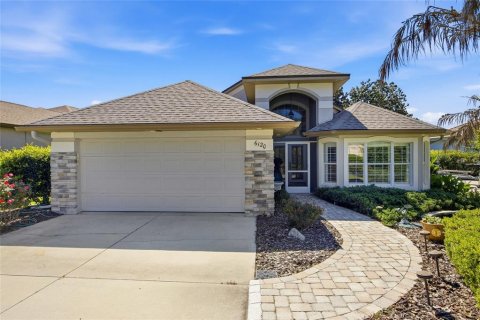 House in Lady Lake, Florida 3 bedrooms, 241.36 sq.m. № 2112961 - photo 4