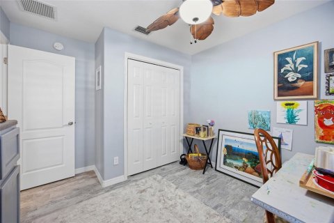 House in Lady Lake, Florida 3 bedrooms, 241.36 sq.m. № 2112961 - photo 15