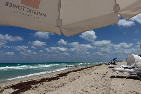 Condo in Bal Harbour, Florida, 2 bedrooms  № 1792575 - photo 28