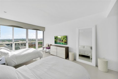 Condo in Bal Harbour, Florida, 2 bedrooms  № 1792575 - photo 16